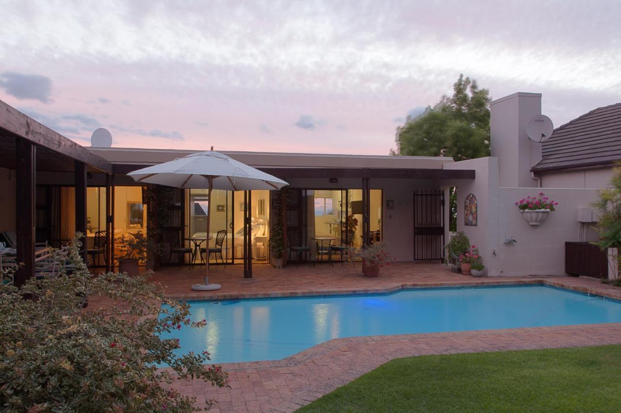 לינה וארוחת בוקר סומרסט ווסט Majorca House מראה חיצוני תמונה